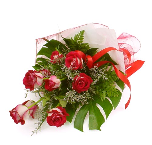 �i�ek g�nder 7 adet kirmizi g�l buketi  T�rkiye 14 �ubat sevgililer g�n� �i�ek 