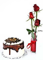  T�rkiye hediye �i�ek yolla  vazoda 3 adet kirmizi g�l ve yaspasta