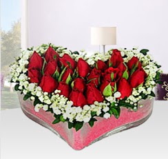 Kalp i�erisinde 10 adet k�rm�z� g�l  T�rkiye �i�ek sipari�i vermek 