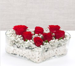 kalp i�erisinde 7 adet k�rm�z� g�l  T�rkiye hediye �i�ek yolla 