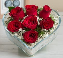 Kalp i�erisinde 7 adet k�rm�z� g�l  T�rkiye kaliteli taze ve ucuz �i�ekler 