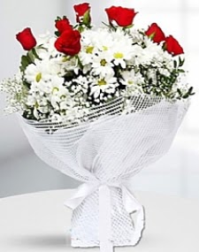 7 k�rm�z� g�l ve papatyalar buketi  T�rkiye �i�ek sat��� 