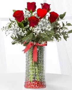 5 adet k�rm�z� g�l kalp �ubuk cam vazoda  T�rkiye kaliteli taze ve ucuz �i�ekler 