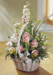  T�rkiye yurti�i ve yurtd��� �i�ek sipari�i  g�ller ve mevsim �i�eginden sepet