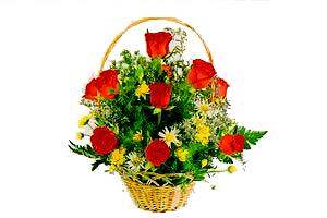 ahsap sepet kirmizi g�ller   T�rkiye �i�ek , �i�ek�i , �i�ek�ilik 