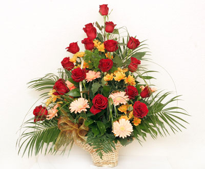  T�rkiye �i�ek g�nderme  sepet i�erisinde 9 adet g�l gerbera ve kir �i�ek