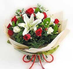g�ller ve kazablanklardan g�rsel bir buket  T�rkiye �i�ek sat��� 