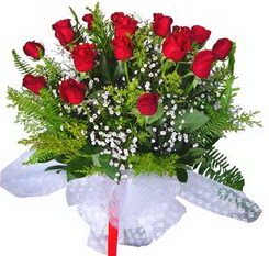  T�rkiye �i�ek yolla , �i�ek g�nder , �i�ek�i   12 adet kirmizi g�l buketi esssiz g�rsellik