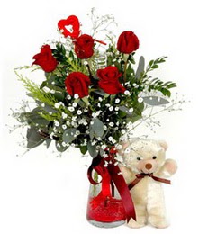  T�rkiye hediye sevgilime hediye �i�ek  5 adet kirmizi g�l ve pelus ayicik kalp �ubuk