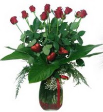  T�rkiye �i�ek�iler  11 adet kirmizi g�l ve 1 adet kalp �ubuk