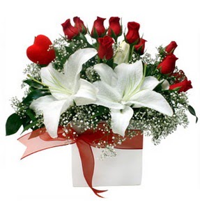  T�rkiye �i�ek g�nderme  1 dal kazablanka 11 adet k�rm�z� g�l vazosu