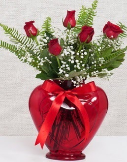 Kalp i�erisinde 5 adet k�rm�z� g�l  T�rkiye online �i�ek�i , �i�ek sipari�i 