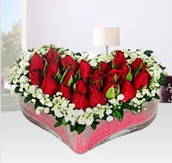 Kalp i�erisinde 10 adet k�rm�z� g�l  T�rkiye �i�ek sipari�i vermek 