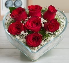 Kalp i�erisinde 7 adet k�rm�z� g�l  T�rkiye kaliteli taze ve ucuz �i�ekler 