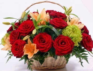 Sepette 5 adet k�rm�z� g�l ve k�r �i�ekleri  T�rkiye kaliteli taze ve ucuz �i�ekler  