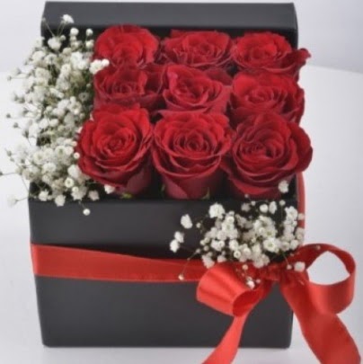 Kutu i�erisinde 9 adet k�rm�z� g�l  T�rkiye �i�ek�i telefonlar� 