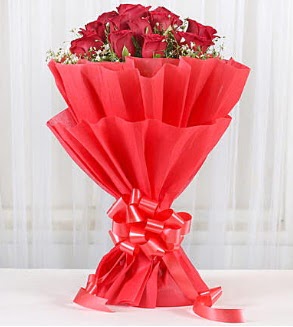 12 adet k�rm�z� g�l buketi  T�rkiye �i�ek yolla 